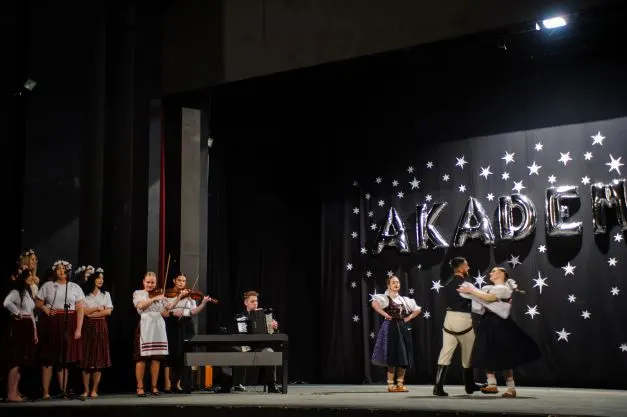 Akadémia
