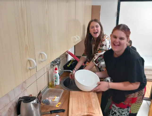 Kuracie soté s ryžou a broskyňovým kompótom