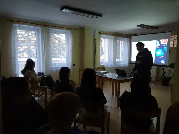 Sexuálni predátori na webe