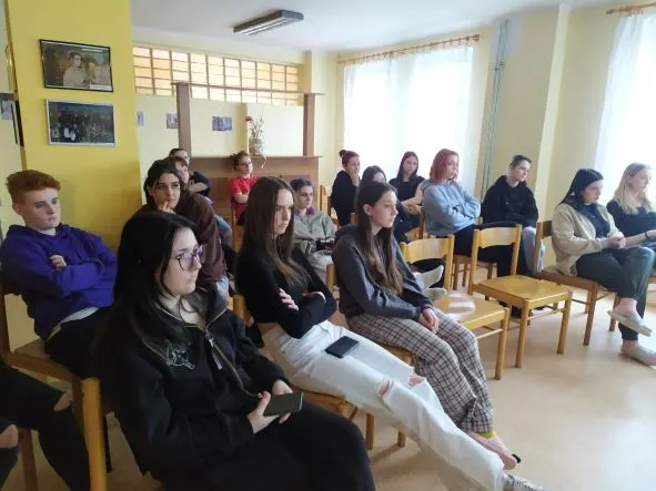 Sexuálni predátori na webe