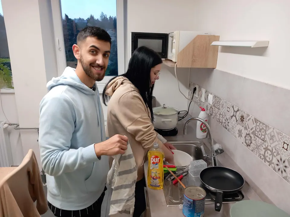 Varíme fašírky s opekanými zemiakmi