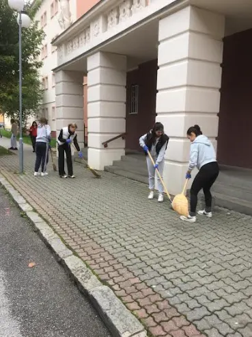 Upratovanie okolia ŠI