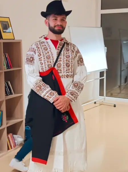 Tradičný odev