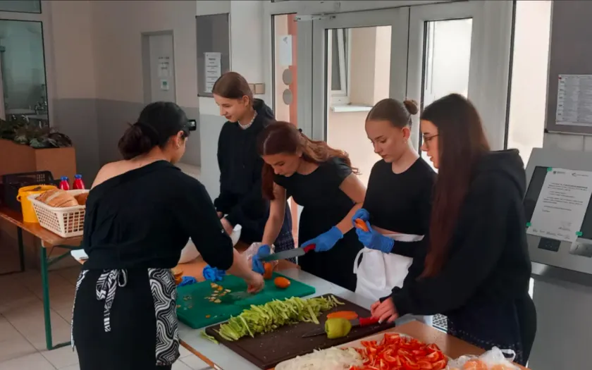 Opekačka v ŠI spojená s drinkom za úsmev