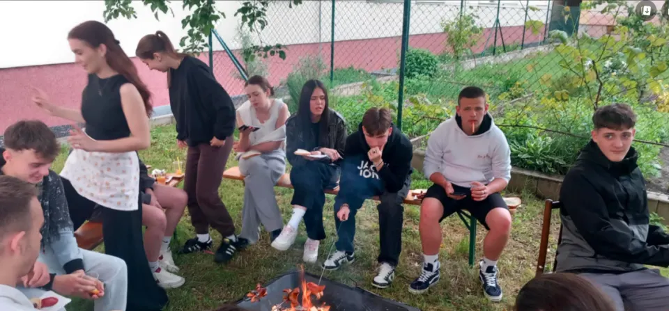 Opekačka v ŠI spojená s drinkom za úsmev