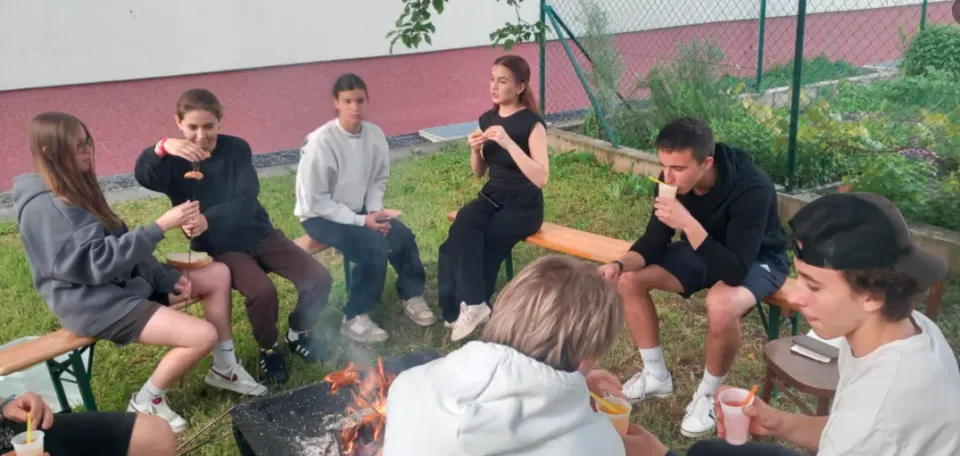 Opekačka v ŠI spojená s drinkom za úsmev