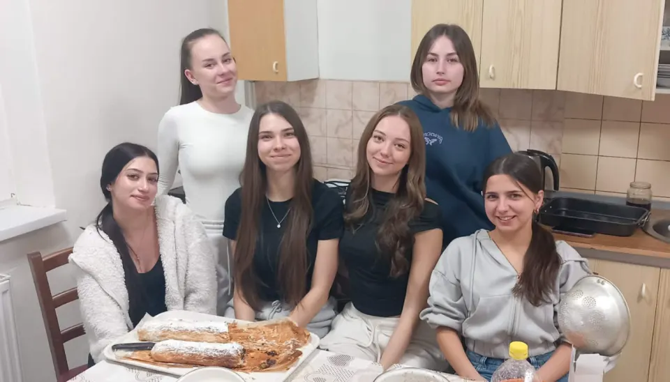 Maková, tvarohová a orechová roláda z lístkového cesta