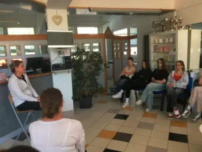 Návšteva kozmetického salónu ŠARM pri SOŠ hotelových služieb a obchodu vo Zvolene – fotografia 1