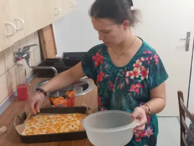 Ovocná bublanina v rámci krúžku "Varíme a pečieme s radosťou" – fotografia 5